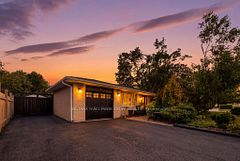 30 Harding Avenue, Barrie, ON L4M 3K2