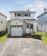 206 Hickling Trail, Barrie, ON L4M 5W4