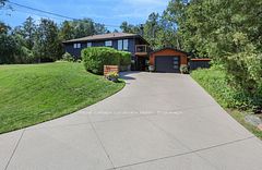 16 Huronia Pathway, Collingwood, ON L9Y 3Z1