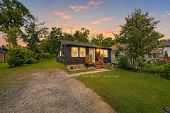 8 Myrtle Avenue, Oro-Medonte, ON L0L 1T0