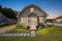 204 Sutherland Street N, Clearview, ON L0M 1S0