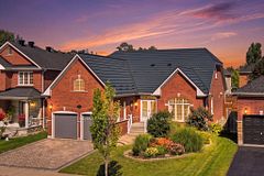 167 The Queensway, Barrie, ON L4M 0B5