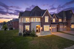 12 Thompson Way, Springwater, ON L9X 2A5