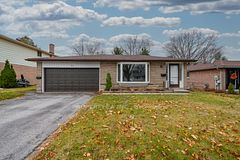 24 Thorncrest Road, Barrie, ON L4N 3P9