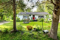22 Balsam Street, Tiny, ON L0L 1P1