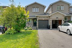 822 Coral Springs Lane, Midland, ON L4R 0A1