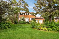 10 Rosewood Avenue, Springwater, ON L9X 0P5