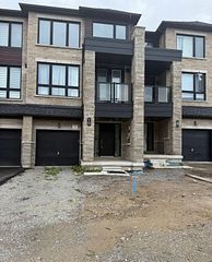 10 Blue Forest Crescent, Barrie, ON L0J 0N3