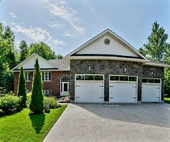1361 Rimkey Crescent, Severn, ON L3V 0E9