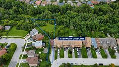 1 SEYMOUR Crescent, Barrie, ON L4N 8N4