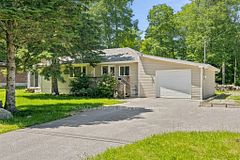 16 Hiawatha Road, Tiny, ON L9M 0B1