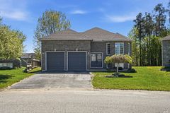 208 Lamont Court, Clearview, ON L0M 1S0