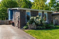 19 Austen Lane, Barrie, ON L4N 4V4