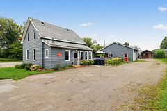 154 ROBERT Street W, Penetanguishene, ON L9M 1P8