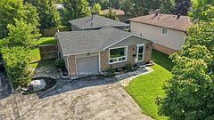 32 Courtice Crescent, Collingwood, ON L9Y 4G1