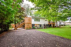 27 Nida Drive, Tiny, ON L9M 0B3