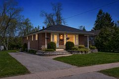 212 Grove Street E (Main floor), Barrie, ON L4M 2P9