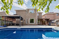 38 Felt Crescent, Barrie, ON L4N 8V1