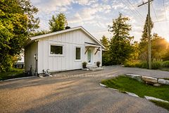 2371 Lakeshore Road E, Oro-Medonte, ON L0L 1T0