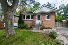 18 Agnes Street, Barrie, ON L4M 2S2