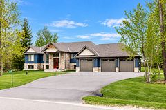 2055 Elana Drive, Severn, ON L3V 0C1