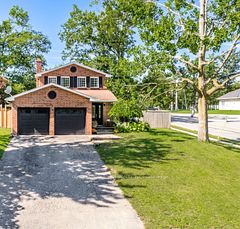 63 Oakridge Drive, Barrie, ON L4N 5N6