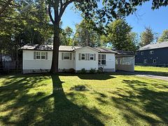 158 Zoo Park Road, Wasaga Beach, ON L9Z 2P2