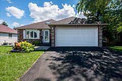 359 Galloway Boulevard, Midland, ON L4R 5B2