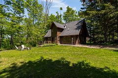 47 Cathedral Pines Road, Oro-Medonte, ON L4M 4Y8