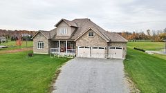 12 Plowright Road, Springwater, ON L9X 0A3