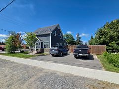77 Third Street, Englehart, ON P0J 1H0