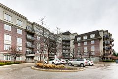 245 Dalesford Road 422, Toronto, ON M8Y 4H7