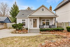32 Anderson Street, Oakville, ON L6K 1A5