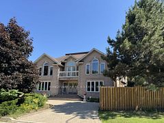 4040 Lookout Court, Mississauga, ON L4W 4E9
