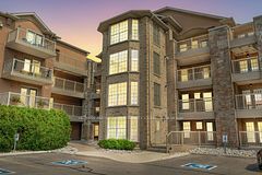 1460 Bishops Gate 212, Oakville, ON L6M 4N5