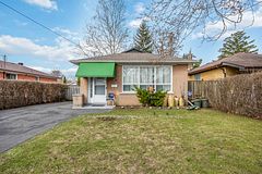14 Dashwood Crescent, Toronto, ON M9V 2N8