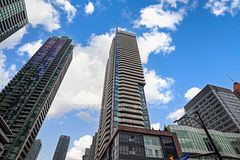 4065 Confederation Parkway 2406, Mississauga, ON L5B 0L4