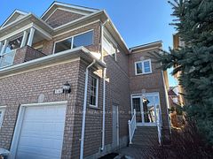 3162 Pearwood Place, Mississauga, ON L5B 4H1