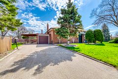 14 Tyler Place, Toronto, ON M9R 1L9