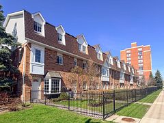 1525 South Parade Court 28, Mississauga, ON L5M 6E9