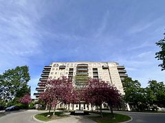 10 Dayspring Circle 406, Brampton, ON L6P 1B9