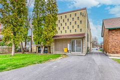 17 Station Road #11, Toronto, ON M8V 2R1