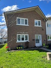 17 Derrydown Road 1, Toronto, ON M3J 1R2