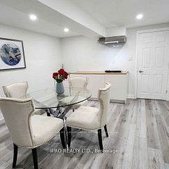 2595 Windjammer Road, Mississauga, ON L5L 1H7