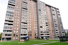 25 Kensington Road 1007, Brampton, ON L6T 3W8