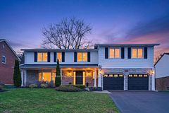 1235 Appleford Lane, Burlington, ON L7P 3M1