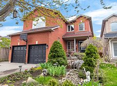 5956 Rayshaw Crescent, Mississauga, ON L5M 2P2