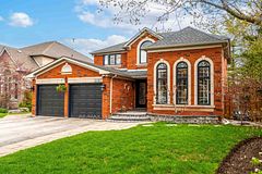 2197 Shaftesbury Court, Oakville, ON L6H 6C6