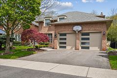 1277 Old Bridle Path, Oakville, ON L6M 1A3