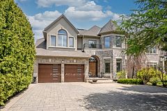 203 Burloak Drive, Oakville, ON L6L 6T6